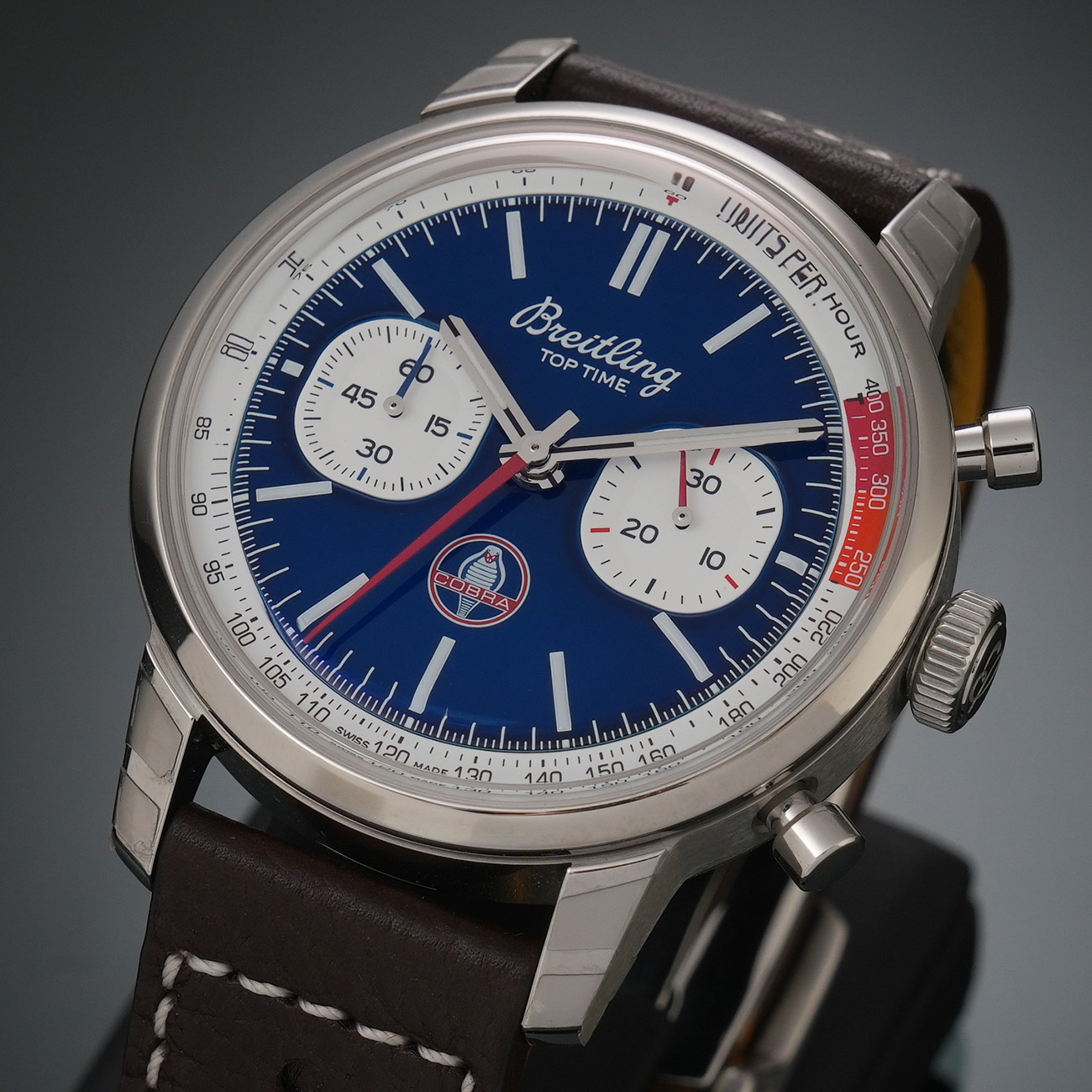 브라이틀링 B01 탑타임 쉘비 코브라 상세 이미지