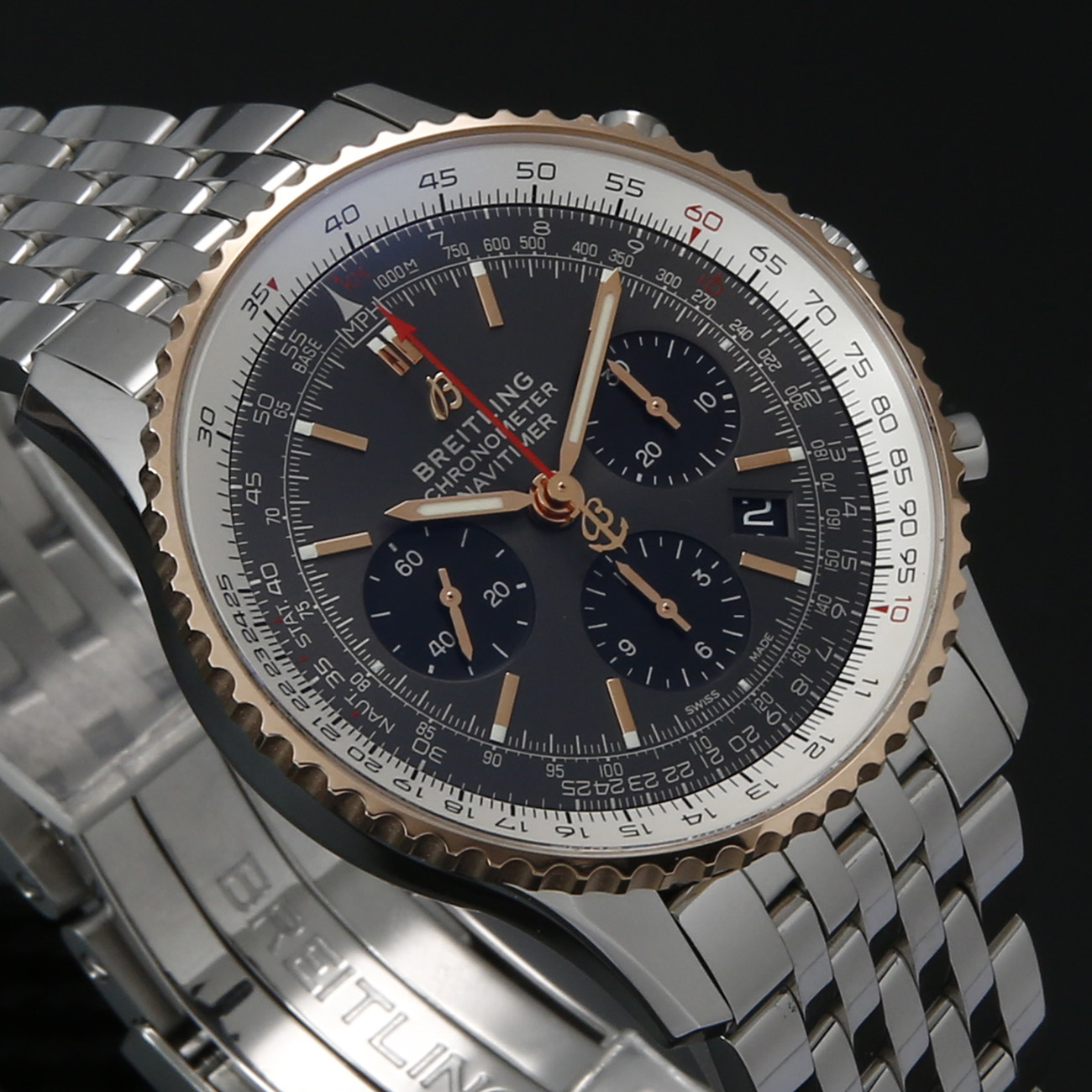 브라이틀링 네비타이머 B01 크로노 상세 이미지